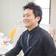 タカノ歯科医院院長　鷹野 雄司