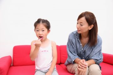 子どもの歯の生え変わり時期とは？小児歯科の見逃せないポイントについて